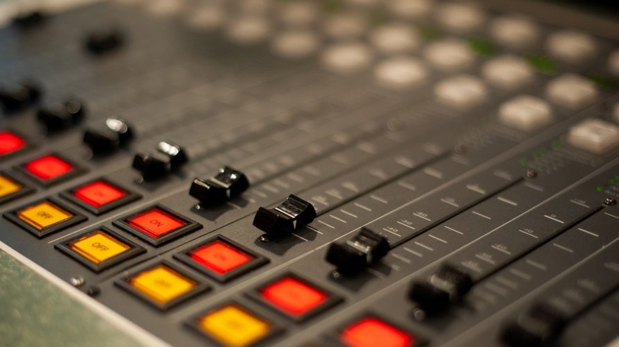 ミキシングでスッキリ聞こえさせるための2つのコツ!なぜ統一感のない音楽になってしまうのか?