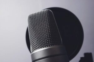 ボーカルレコーディングを劇的にキレイにする2つのコツ【海外プロ解説】