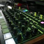 グラミー受賞作曲家が教えるDTMテクニック【アクシンデントも音楽になる】