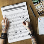 【ヒット曲の法則】世界的音楽プロデューサーの「クレバーな作曲法」4つ