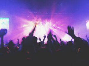 曲の再生回数が上がらない作曲家がやるべき4つのこと